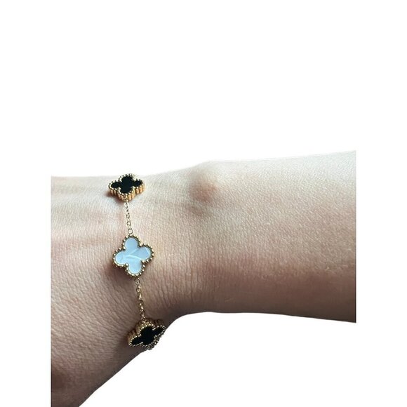 WOMENS PLATED GOLD BLACK/ WHITE CLOVER IRISH SHAMROCK STAINLESS STEEL BRACELET, - Picture 2 of 4